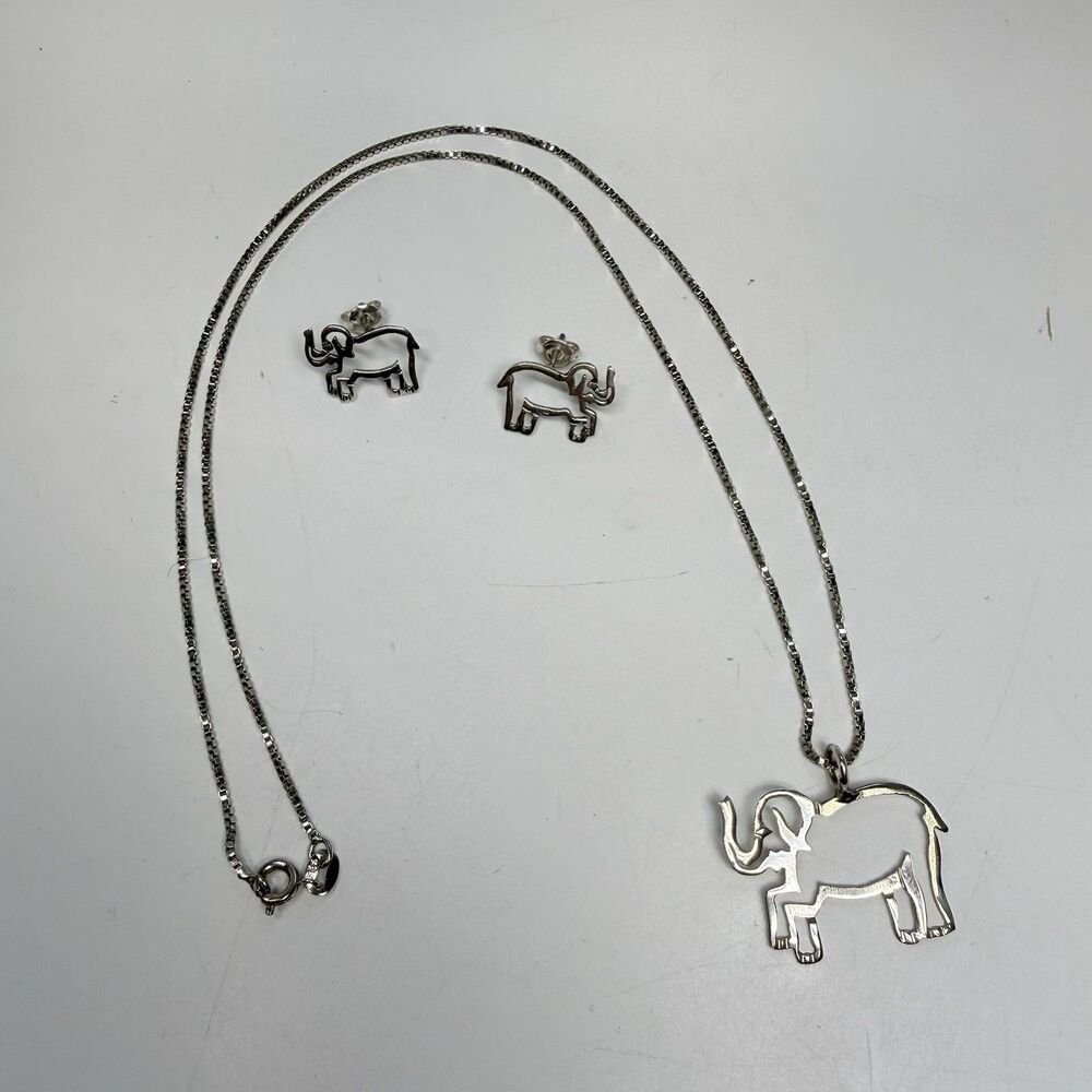 925 Sterling Silver Lazer Cut Elephant Stud Earrings & Pendant On 20” 925 Chain
